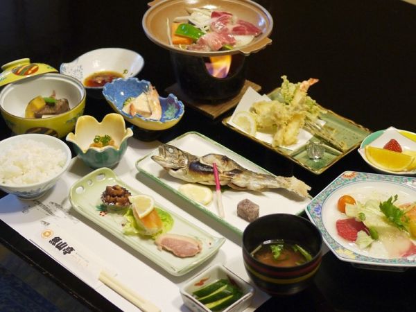 魚三亭 やまぶき